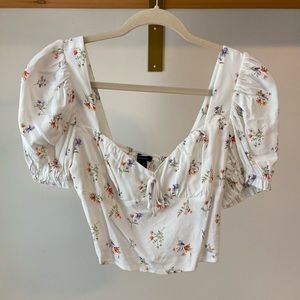 NWOT- White Forever 21 Puff Sleeve Floral Crop Top Small